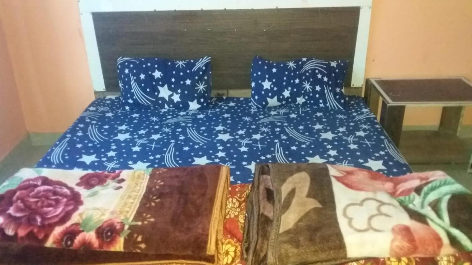 SPOT ON 87911 Sharma's Kitchen&Home Stay Bajaura Exterior foto